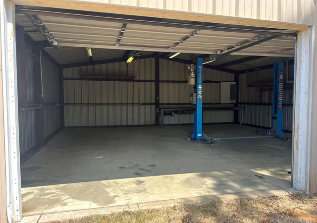 Photo 3 of Single family home for sale at 903 S 3rd Street, Calera, OK 74730 | MLS# 2633556 | Listing updated on 2026-09-11
