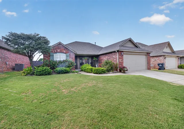 Photo 1 of Sale Pending at 11710 S Primrose St, Jenks, OK 74037 | MLS# 2633563 | Listing updated on 2026-09-14