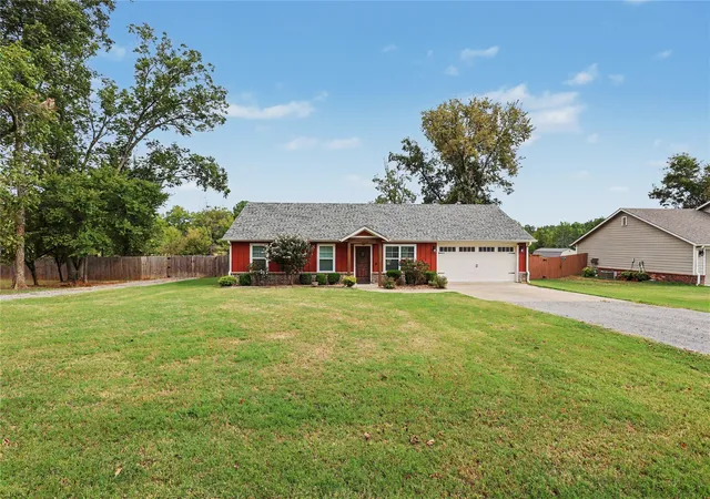Photo 2 of Sale Pending at 16168 Spring Meadow Dr, Tahlequah, OK 74464 | MLS# 2633378 | Listing updated on 2026-10-06