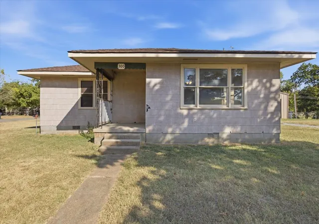 Single family home for sale at 300 E Main St, Asher, OK 74826 | MLS# 2633545