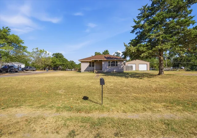 Photo 2 of Single family home for sale at 300 E Main St, Asher, OK 74826 | MLS# 2633545 | Listing updated on 2026-09-11