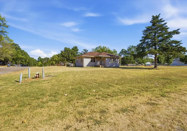 Photo 3 of Single family home for sale at 300 E Main St, Asher, OK 74826 | MLS# 2633545 | Listing updated on 2026-09-11