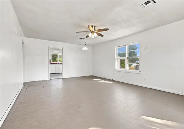 Photo 4 of Single family home for sale at 300 E Main St, Asher, OK 74826 | MLS# 2633545 | Listing updated on 2026-09-11