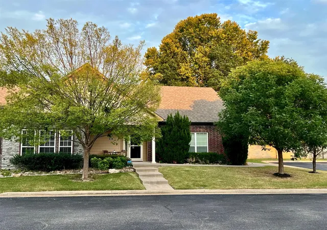 Photo 1 of Single family home for sale at 4611 S Royal Dublin Ln, Broken Arrow, OK 74011 | MLS# 2633309 | Listing updated on 2026-09-12