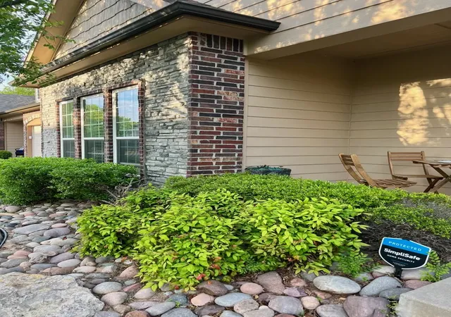 Photo 3 of Single family home for sale at 4611 S Royal Dublin Ln, Broken Arrow, OK 74011 | MLS# 2633309 | Listing updated on 2026-09-12