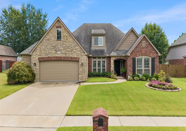 Photo 1 of Single family home for sale at 4019 W Twin Oaks Pl, Broken Arrow, OK 74011 | MLS# 2631394 | Listing updated on 2026-10-06