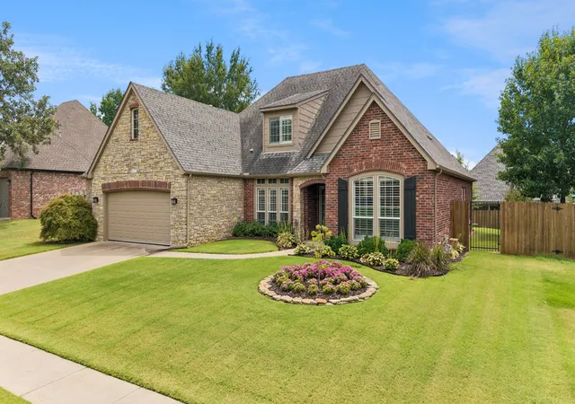 Photo 2 of Single family home for sale at 4019 W Twin Oaks Pl, Broken Arrow, OK 74011 | MLS# 2631394 | Listing updated on 2026-10-06