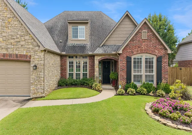 Photo 3 of Single family home for sale at 4019 W Twin Oaks Pl, Broken Arrow, OK 74011 | MLS# 2631394 | Listing updated on 2026-10-06