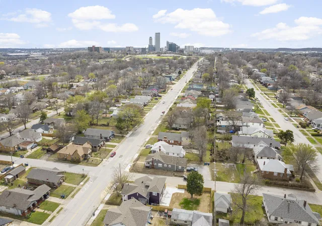 Photo 4 of Single family home for sale at 1402 N Main St, Tulsa, OK 74106 | MLS# 2633582 | Listing updated on 2026-09-11