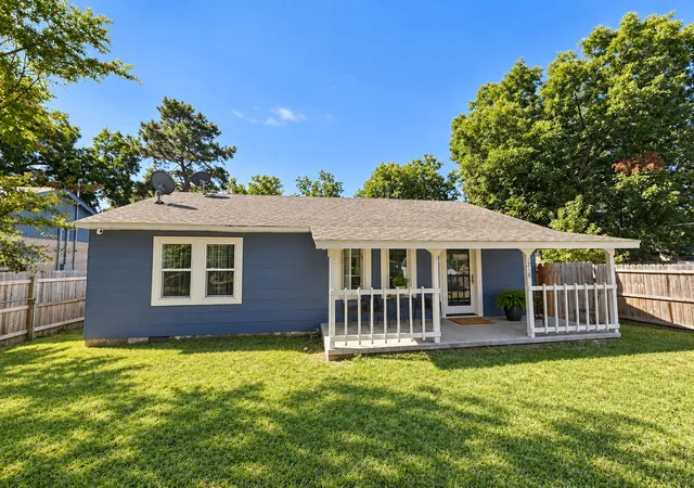 Photo 2 of Single family home for sale at 1218 11th Northwest, Ardmore, OK 73401 | MLS# 2633554 | Listing updated on 2026-09-14