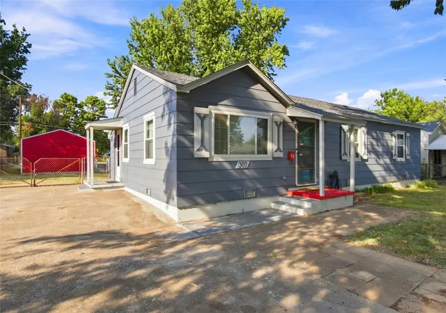 Photo 2 of Single family home for sale at 307 W 44th Street, Sand Springs, OK 74063 | MLS# 2633332 | Listing updated on 2026-09-14