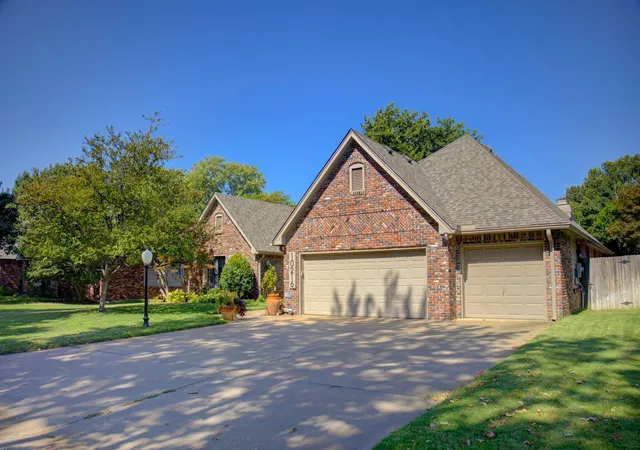 Photo 3 of Sale Pending at 10216 S Granite Ave, Tulsa, OK 74137 | MLS# 2633435 | Listing updated on 2026-09-14