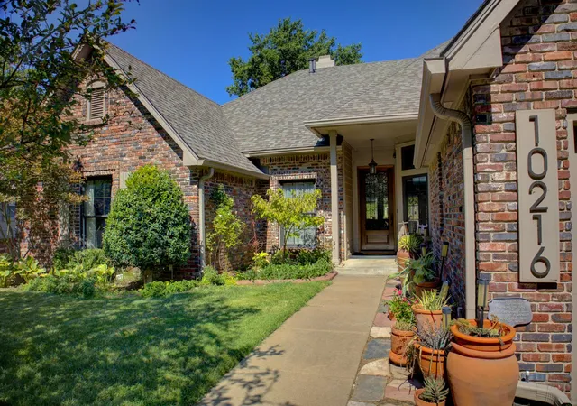 Photo 3 of Sale Pending at 10216 S Granite Ave, Tulsa, OK 74137 | MLS# 2633435 | Listing updated on 2026-09-14