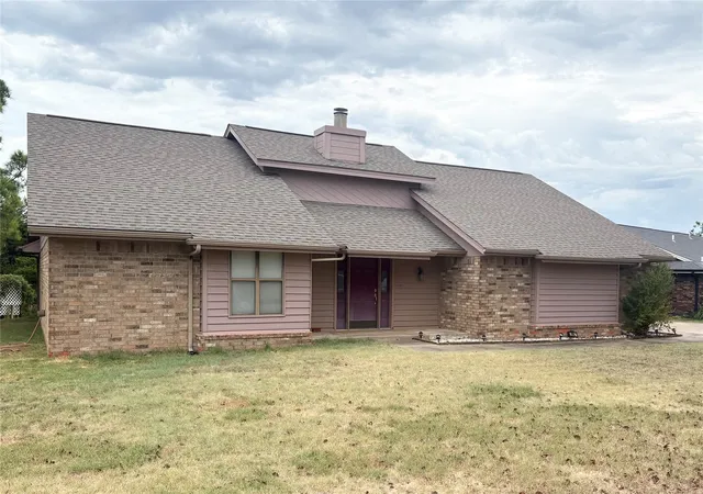 Photo 1 of Single family home for sale at 618 S Timberridge Dr, Cushing, OK 74023 | MLS# 2633399 | Listing updated on 2026-09-11