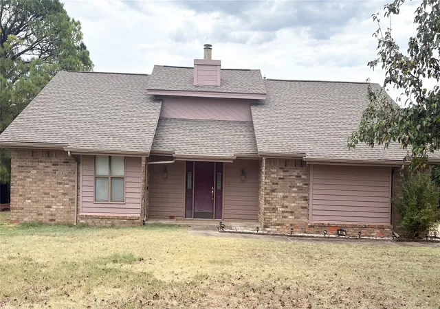 Photo 2 of Single family home for sale at 618 S Timberridge Dr, Cushing, OK 74023 | MLS# 2633399 | Listing updated on 2026-09-11