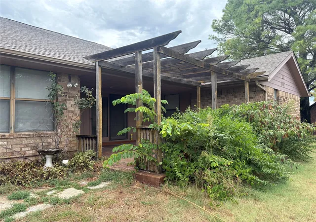 Photo 3 of Single family home for sale at 618 S Timberridge Dr, Cushing, OK 74023 | MLS# 2633399 | Listing updated on 2026-09-11