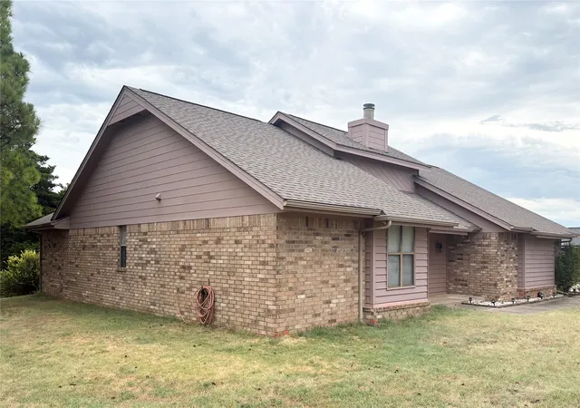 Photo 4 of Single family home for sale at 618 S Timberridge Dr, Cushing, OK 74023 | MLS# 2633399 | Listing updated on 2026-09-11
