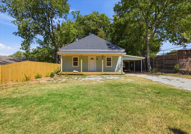 Photo 1 of Single family home for sale at 812 W 5th Street, Ada, OK 74820 | MLS# 2633542 | Listing updated on 2026-09-14