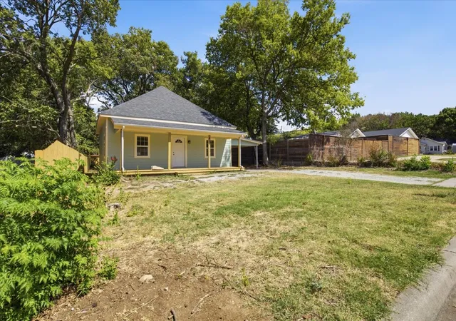Photo 2 of Single family home for sale at 812 W 5th Street, Ada, OK 74820 | MLS# 2633542 | Listing updated on 2026-09-14