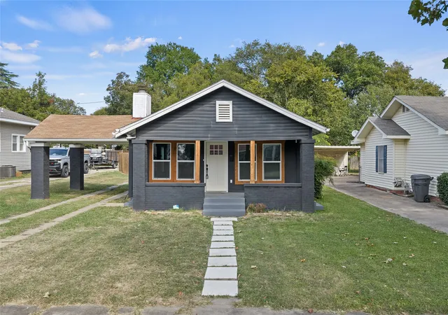 Photo 1 of Single family home for sale at 1317 3rd Southwest, Ardmore, OK 73401 | MLS# 2633461 | Listing updated on 2026-09-15
