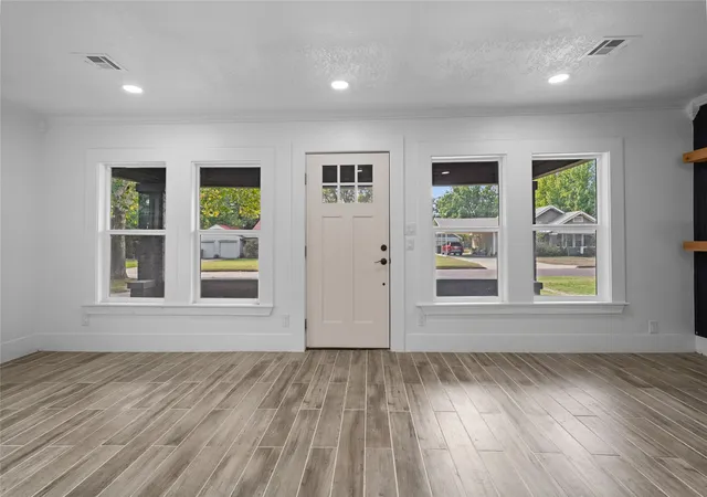 Photo 3 of Single family home for sale at 1317 3rd Southwest, Ardmore, OK 73401 | MLS# 2633461 | Listing updated on 2026-09-11