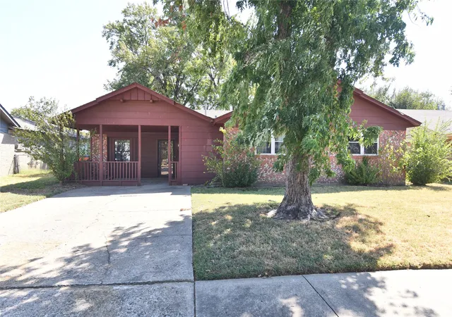 Photo 1 of Single family home for sale at 1701 N Birch St, Owasso, OK 74055 | MLS# 2633455 | Listing updated on 2026-09-11