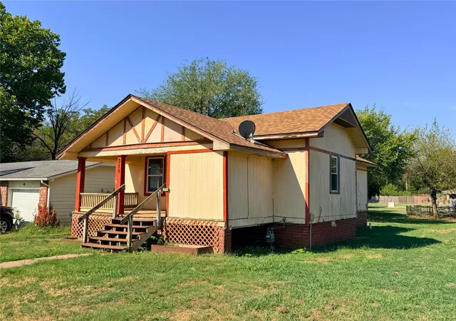 Photo 3 of Single family home for sale at 314 N 17th Street, Collinsville, OK 74021 | MLS# 2633586 | Listing updated on 2026-09-12