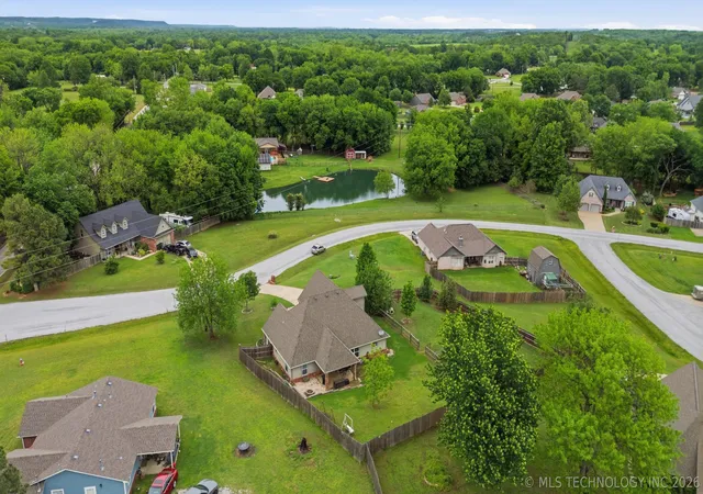 Photo 3 of Sale Pending at 8012 W Cottonwood Ave, Claremore, OK 74019 | MLS# 2633645 | Listing updated on 2026-09-14