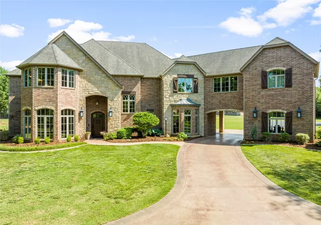 Photo 2 of Single family home for sale at 1211 N Cimarron Hl, Stillwater, OK 74075 | MLS# 2633626 | Listing updated on 2026-09-12