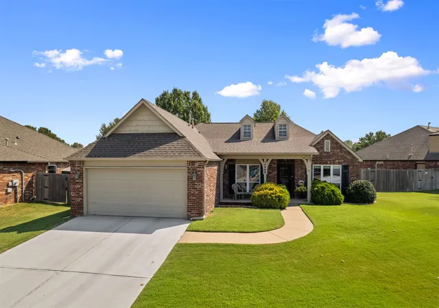Photo 1 of Sale Pending at 14909 E 88th Street, Owasso, OK 74055 | MLS# 2633666 | Listing updated on 2026-09-18