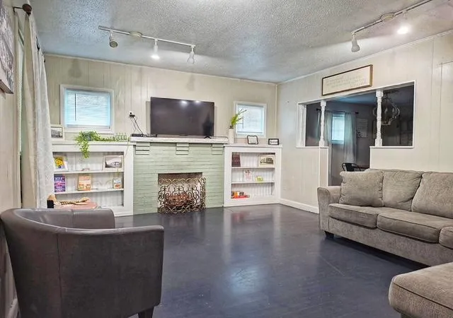 Single family home for sale at 500 N Hinckley St, Holdenville, OK 74848 | MLS# 2633656 | Listing updated on 2026-09-12