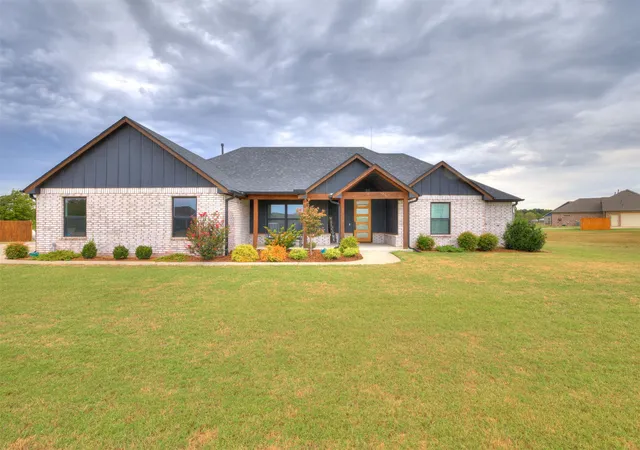 Photo 1 of Sale Pending at 10382 S 293rd Eastavenue, Coweta, OK 74429 | MLS# 2633632 | Listing updated on 2026-09-15