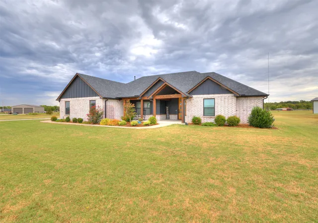 Photo 2 of Sale Pending at 10382 S 293rd Eastavenue, Coweta, OK 74429 | MLS# 2633632 | Listing updated on 2026-09-15