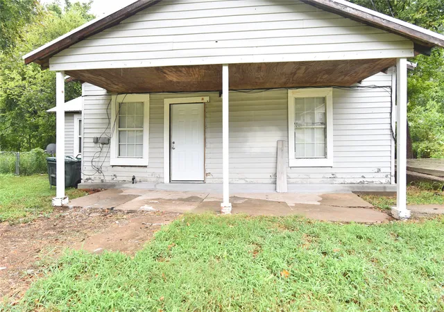 Photo 2 of Single family home for sale at 502 N Industrial Ave E, Sand Springs, OK 74063 | MLS# 2633441 | Listing updated on 2026-09-12