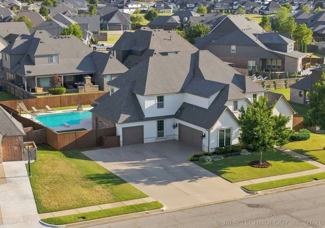 Photo 3 of Sale Pending at 414 W 128th Street S, Jenks, OK 74037 | MLS# 2633627 | Listing updated on 2026-09-21
