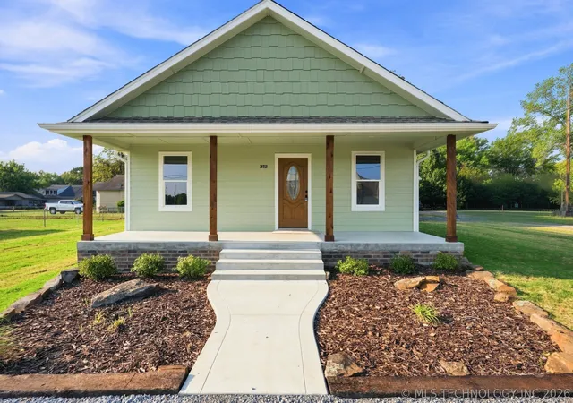 Photo 2 of Single family home for sale at 313 Ohio St, Chouteau, OK 74337 | MLS# 2633660 | Listing updated on 2026-09-12