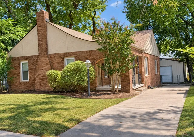 Photo 1 of Sale Pending at 211 S Knoxville Ave, Tulsa, OK 74112 | MLS# 2633684 | Listing updated on 2026-09-12