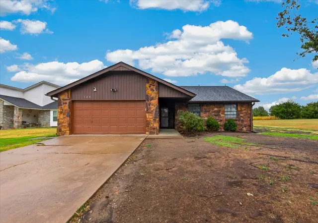 Photo 1 of Sale Pending at 328 N Spruce Ave, Bartlesville, OK 74006 | MLS# 2632837 | Listing updated on 2026-09-24