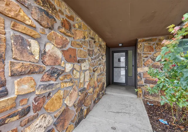 Photo 3 of Sale Pending at 328 N Spruce Ave, Bartlesville, OK 74006 | MLS# 2632837 | Listing updated on 2026-09-24