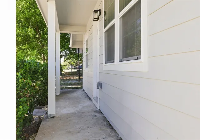 Photo 2 of Single family home for sale at 207 N Date Ave, Broken Arrow, OK 74012 | MLS# 2633691 | Listing updated on 2026-09-12