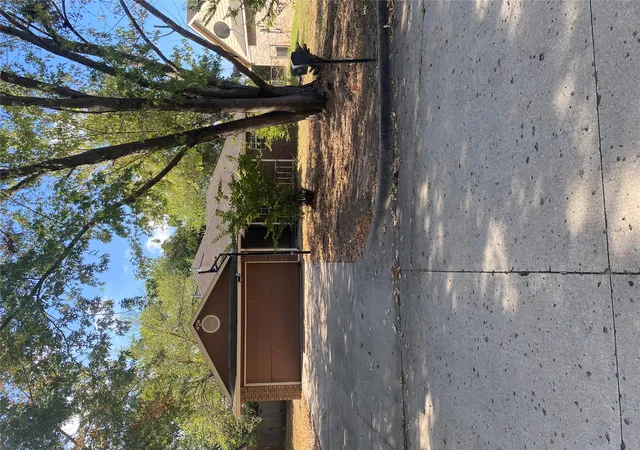 Photo 1 of Single family home for sale at 2403 Muskogee Dr, Muskogee, OK 74401 | MLS# 2633699 | Listing updated on 2026-09-12