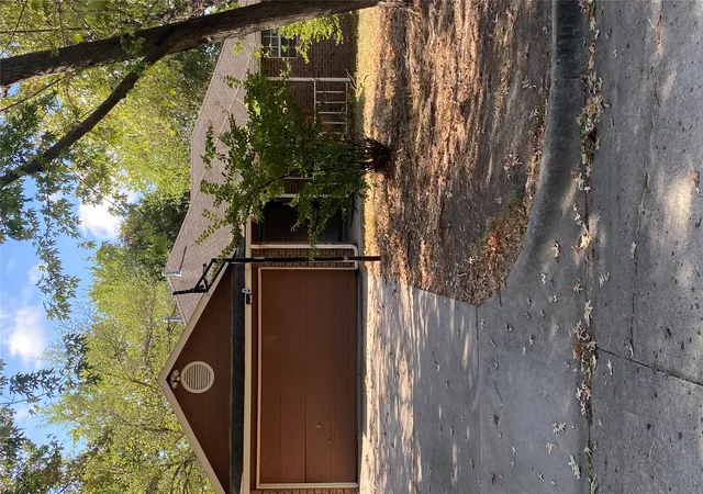 Photo 3 of Single family home for sale at 2403 Muskogee Dr, Muskogee, OK 74401 | MLS# 2633699 | Listing updated on 2026-09-12