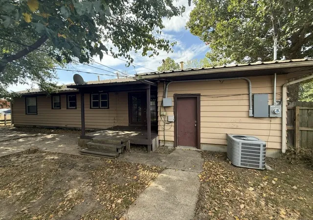 Photo 12 of Single family home for sale at 1101 E Delaware Ave, Mc Alester, OK 74501 | MLS# 2633546 | Listing updated on 2026-09-12