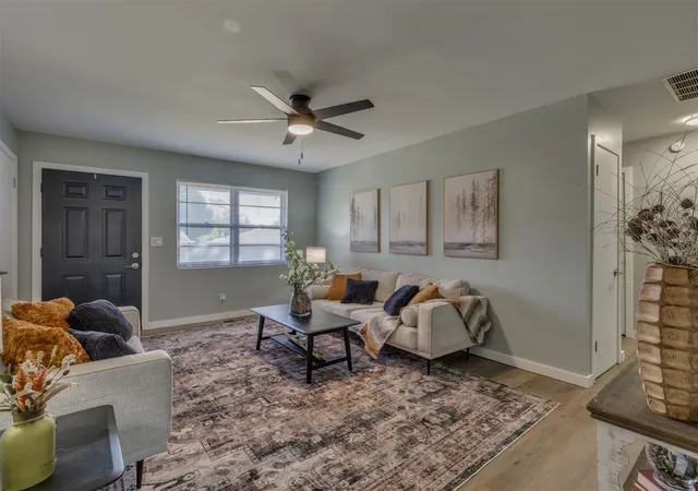 Photo 2 of Single family home for sale at 642 N Moccasin Pl, Sapulpa, OK 74066 | MLS# 2633729 | Listing updated on 2026-09-12