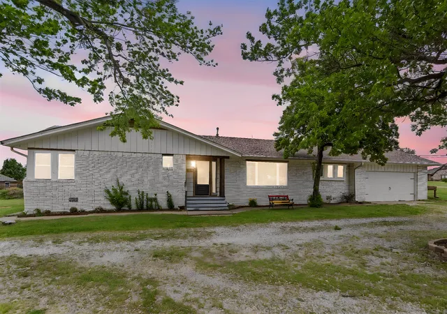 Photo 2 of Single family home for sale at 10348 S 261st Eastavenue, Broken Arrow, OK 74014 | MLS# 2633732 | Listing updated on 2026-09-12