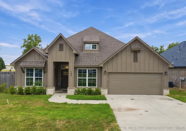 Photo 1 of Single family home for sale at 135 E Boston St, Broken Arrow, OK 74012 | MLS# 2633114 | Listing updated on 2026-09-12
