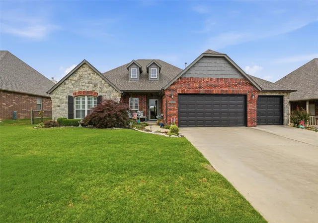Photo 1 of Sale Pending at 9306 E 91st Street N, Owasso, OK 74055 | MLS# 2633754 | Listing updated on 2026-09-12