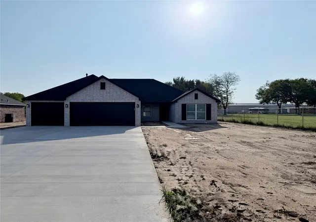 Photo 4 of Single family home for sale at 9937 N Osage Dr, Sperry, OK 74073 | MLS# 2633745 | Listing updated on 2026-09-13