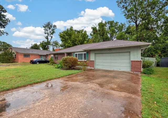 Photo 2 of Single family home for sale at 4313 Fleetwood Dr, Bartlesville, OK 74006 | MLS# 2633753 | Listing updated on 2026-09-12