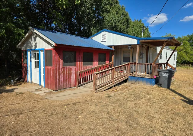 Photo 2 of Single family home for sale at 320 5th, Ada, OK 74820 | MLS# 2633767 | Listing updated on 2026-09-24